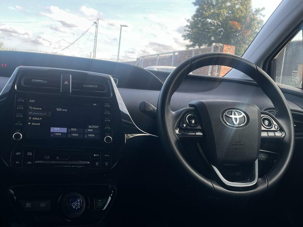 Toyota Prius 1.8 Hybrid Cvt Hatchback White #18