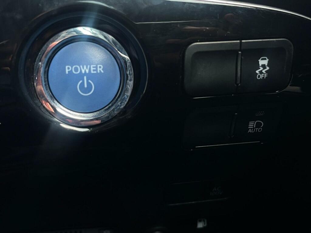 Toyota Prius 1.8 Hybrid Cvt Hatchback White #29