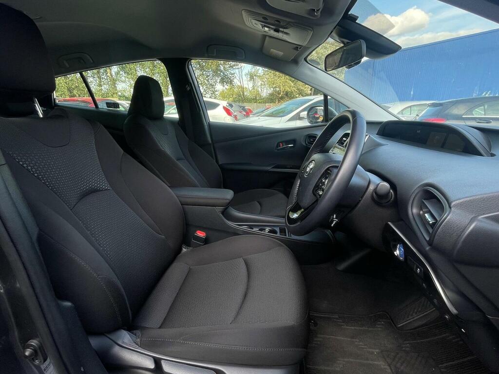 Toyota Prius 1.8 Hybrid Cvt Hatchback White #10