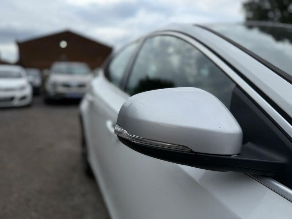 Volvo V40 1.6 T2 R Design Hatchback Euro 5 White #45