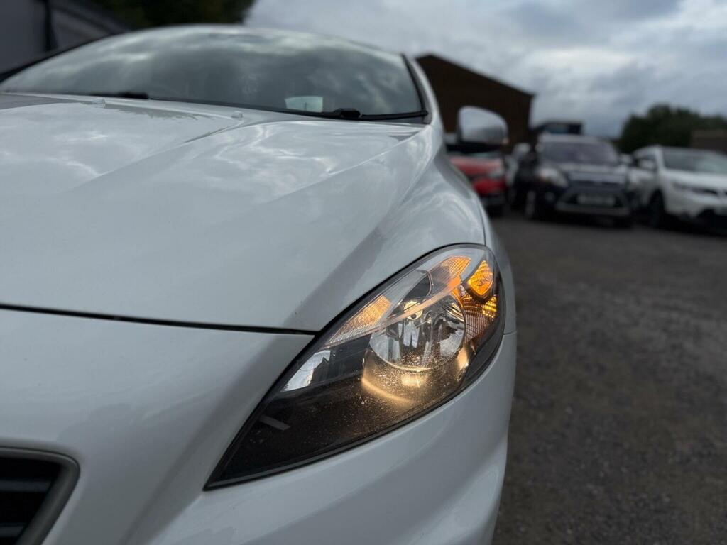 Volvo V40 1.6 T2 R Design Hatchback Euro 5 White #44