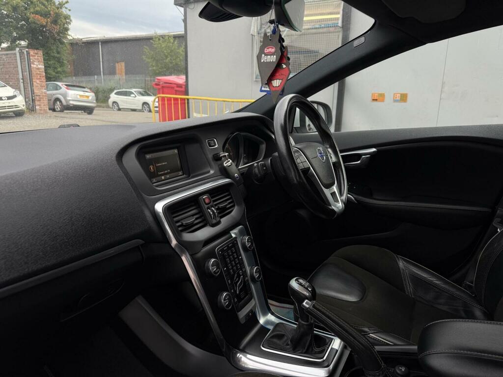 Volvo V40 1.6 T2 R Design Hatchback Euro 5 White #14