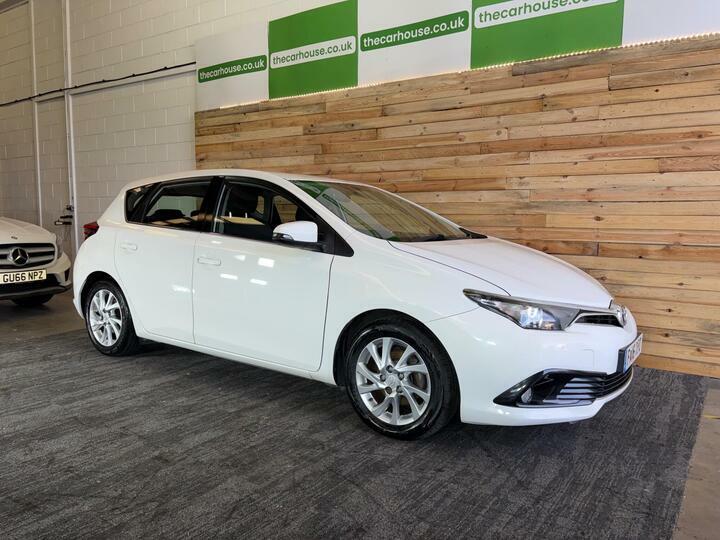 Toyota Auris 1.6 D-4d Business Edition Euro 6 Ss White #5