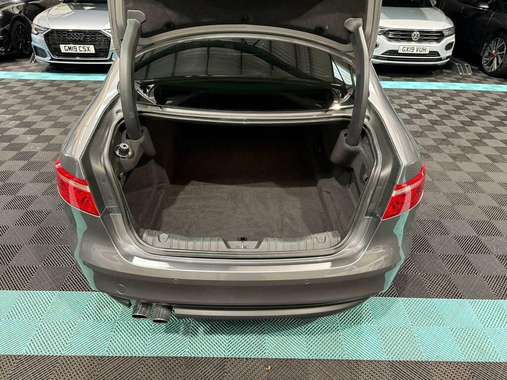 Jaguar XF 2L R-sport Grey #30