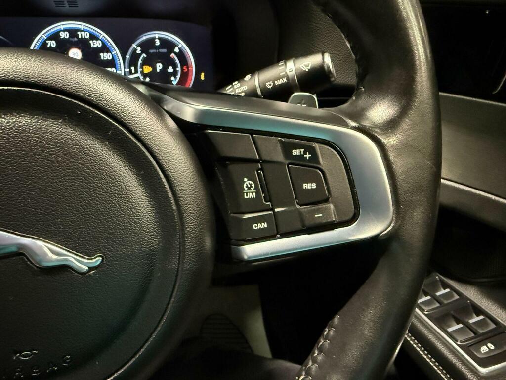 Jaguar XF 2L R-sport Grey #45