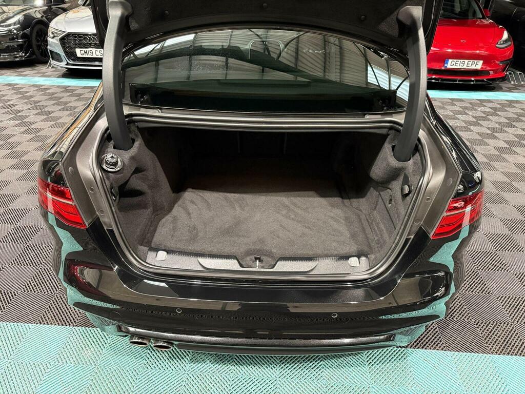 Jaguar XE 2.0 P250i R-dynamic S Saloon Euro Black #27