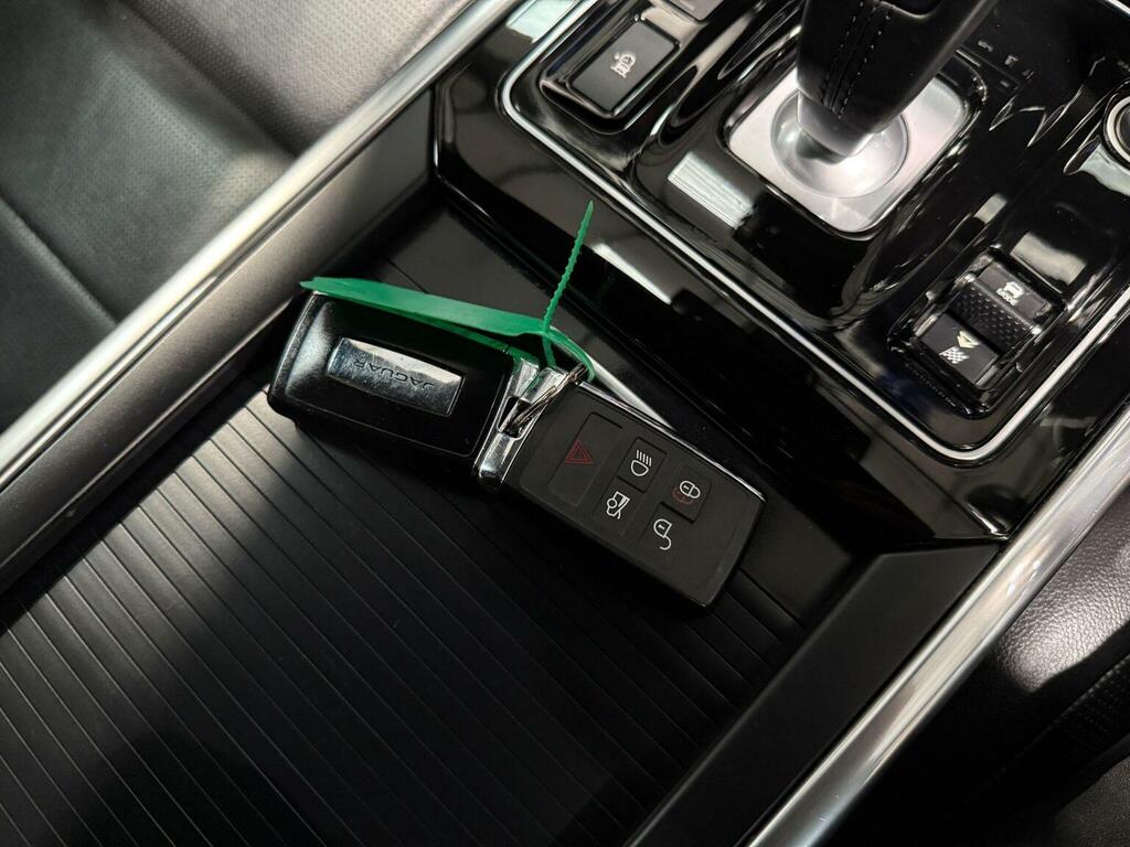 Jaguar XE 2.0 P250i R-dynamic S Saloon Euro Black #51