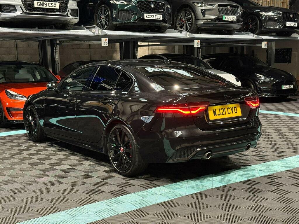 Jaguar XE 2.0 P250i R-dynamic Black Euro 6 Ss Black #5