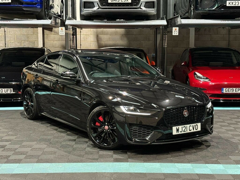 Jaguar XE 2.0 P250i R-dynamic Black Euro 6 Ss Black