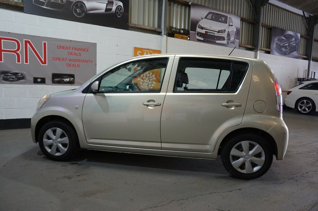 Daihatsu Sirion 1.0 Se Red #23