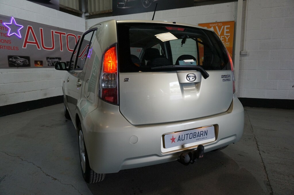 Daihatsu Sirion 1.0 Se Red #21