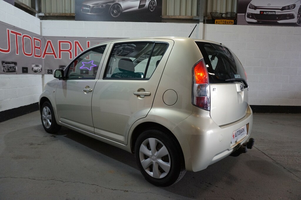 Daihatsu Sirion 1.0 Se Red #22