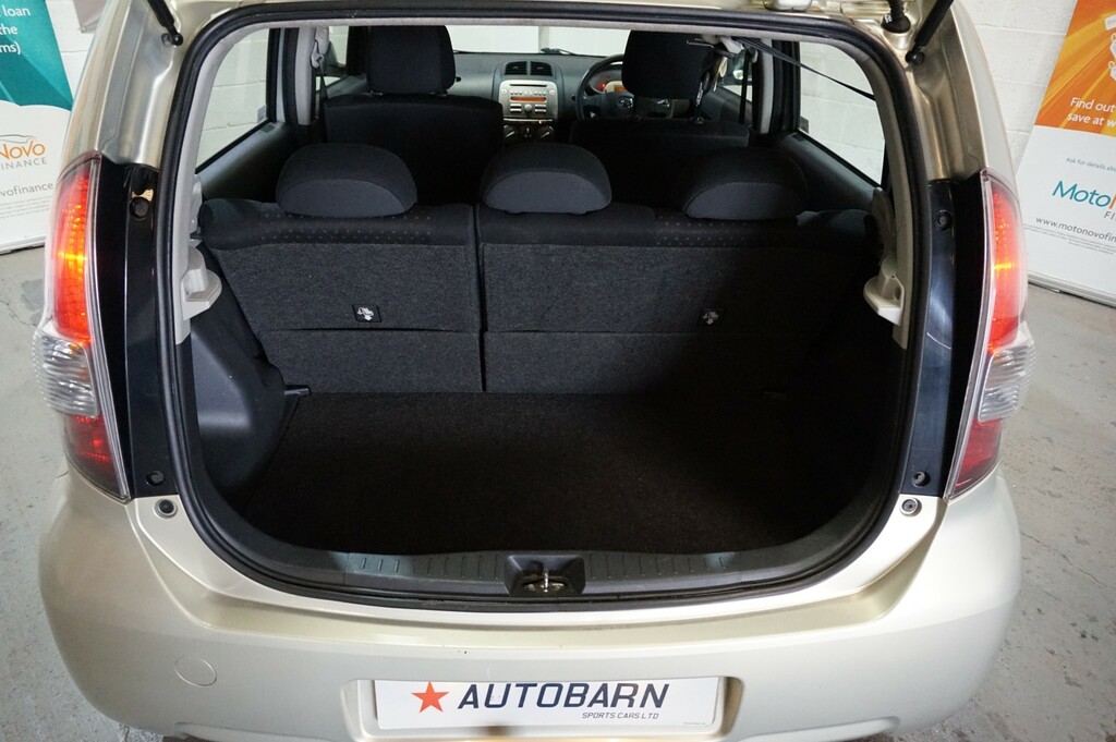 Daihatsu Sirion 1.0 Se Red #31