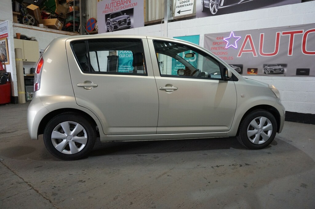 Daihatsu Sirion 1.0 Se Red #18