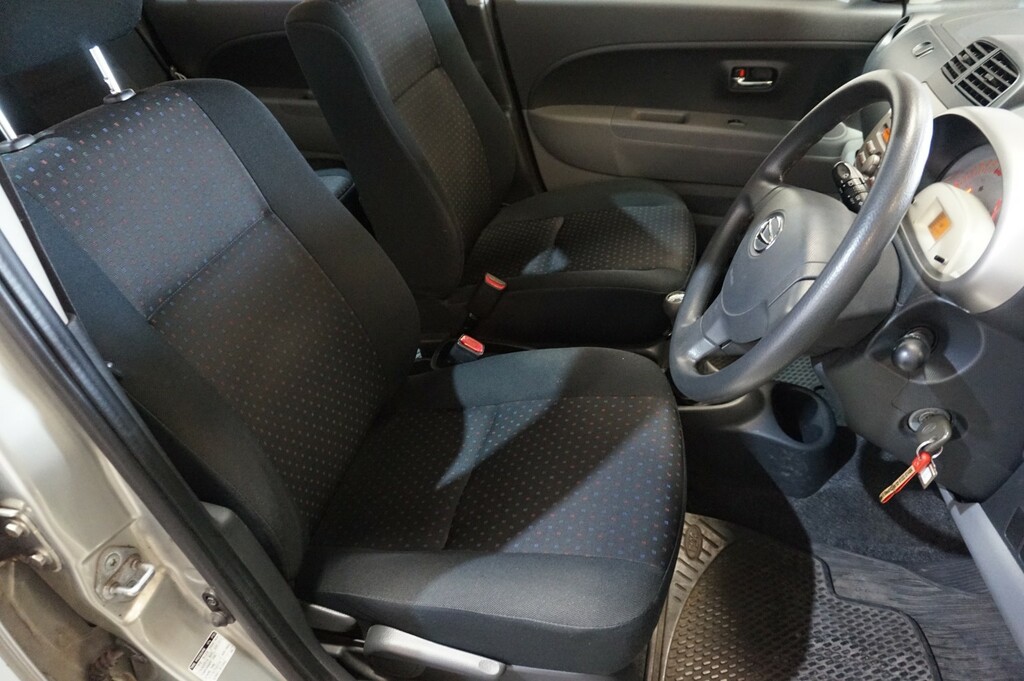 Daihatsu Sirion 1.0 Se Red #12
