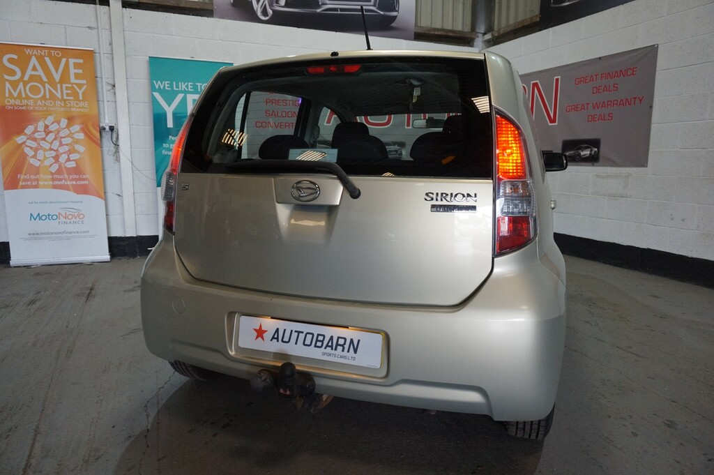 Daihatsu Sirion 1.0 Se Red #20