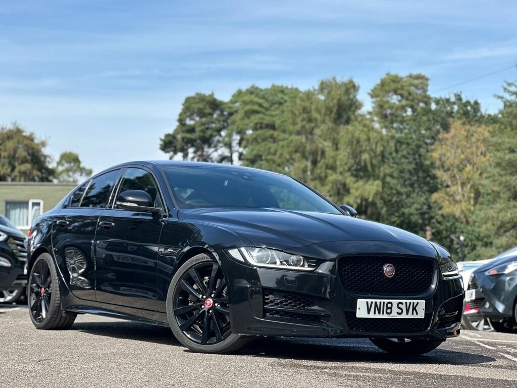 Jaguar XE Petrol Black #5