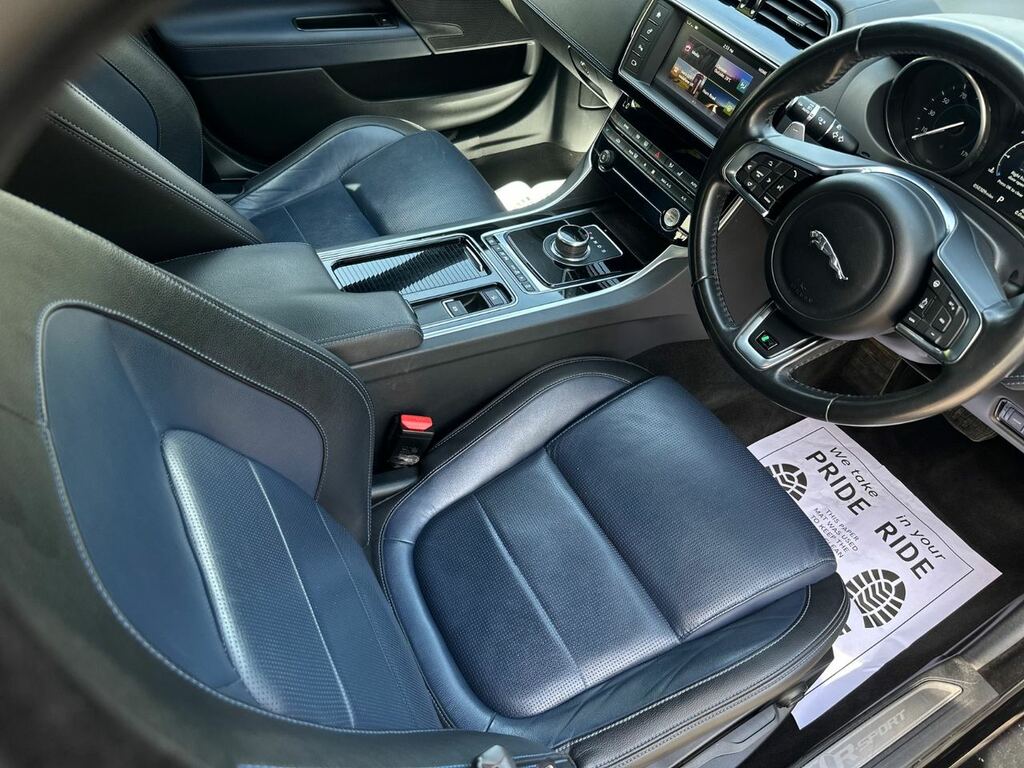Jaguar XE Saloon 2.0I Gpf R-sport Euro 6 Ss 201 White #28