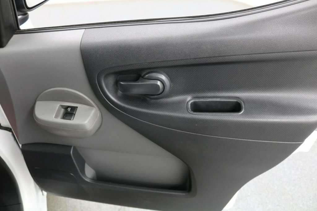Nissan e-NV200 80Kw 40Kwh 7 Seat Silver #33