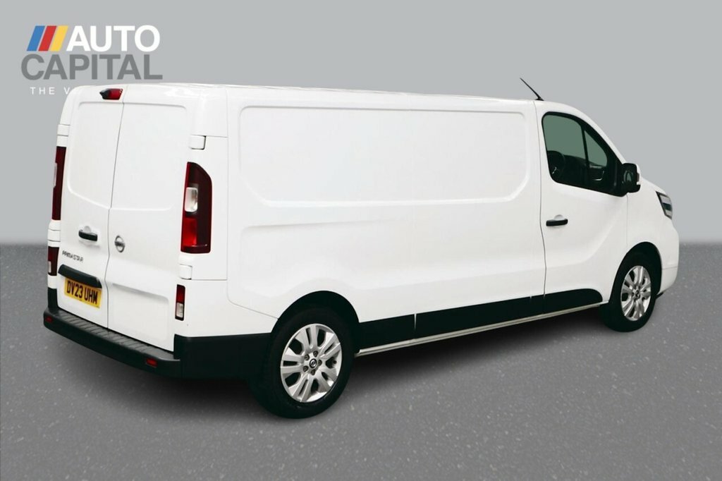 Nissan Primastar 2L Tekna White #5