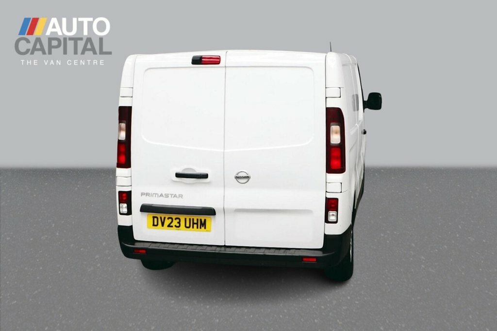 Nissan Primastar 2L Tekna White #4