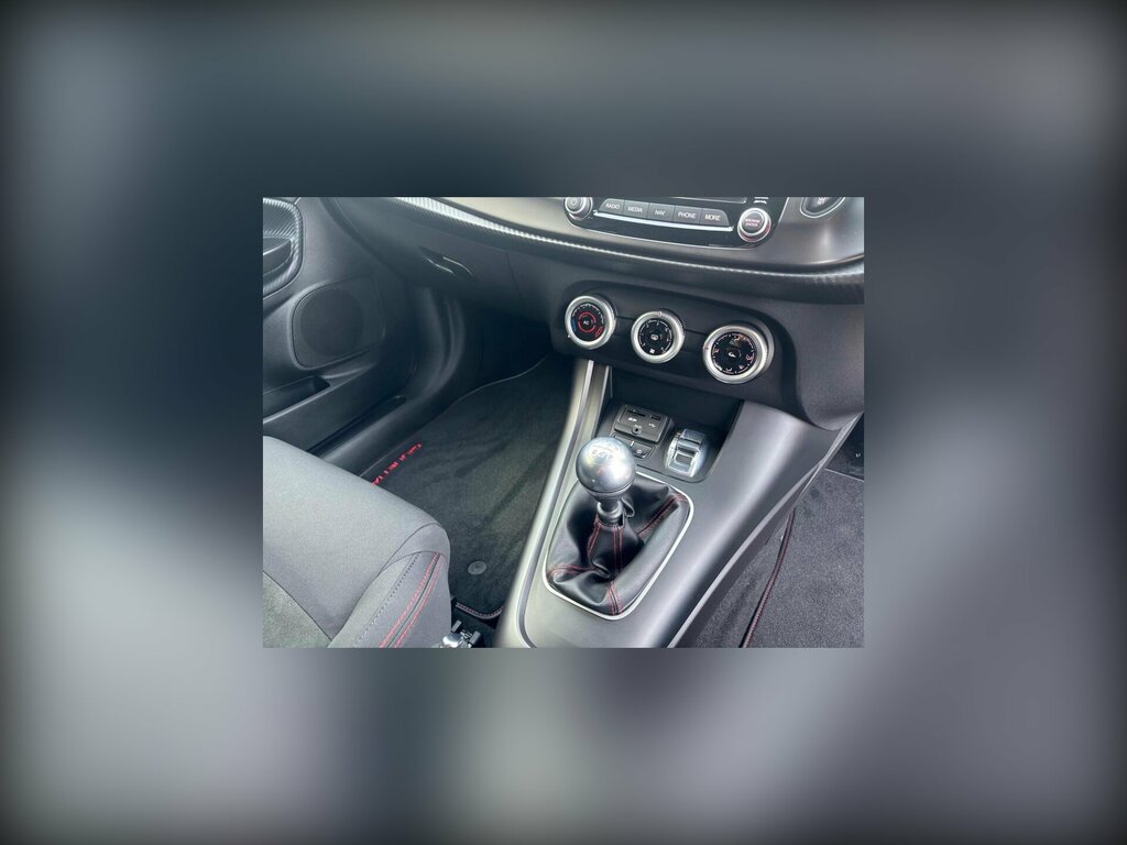 Alfa Romeo Giulietta Tb Multiair Qv Line Black #39