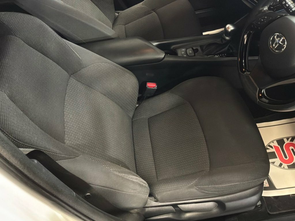 Toyota C-Hr 1.8L Icon SJ19VOM White #4