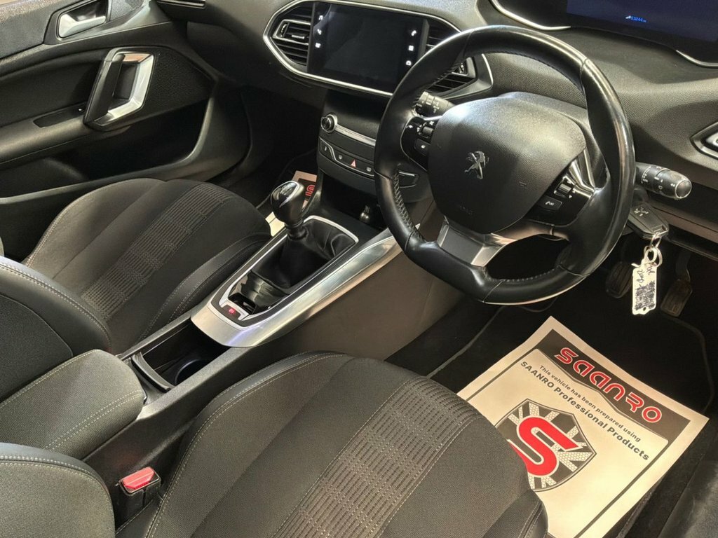 Peugeot 308 SW 1.2L Allure Black #4