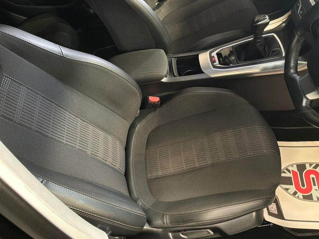 Peugeot 308 SW 1.2L Allure Black #3