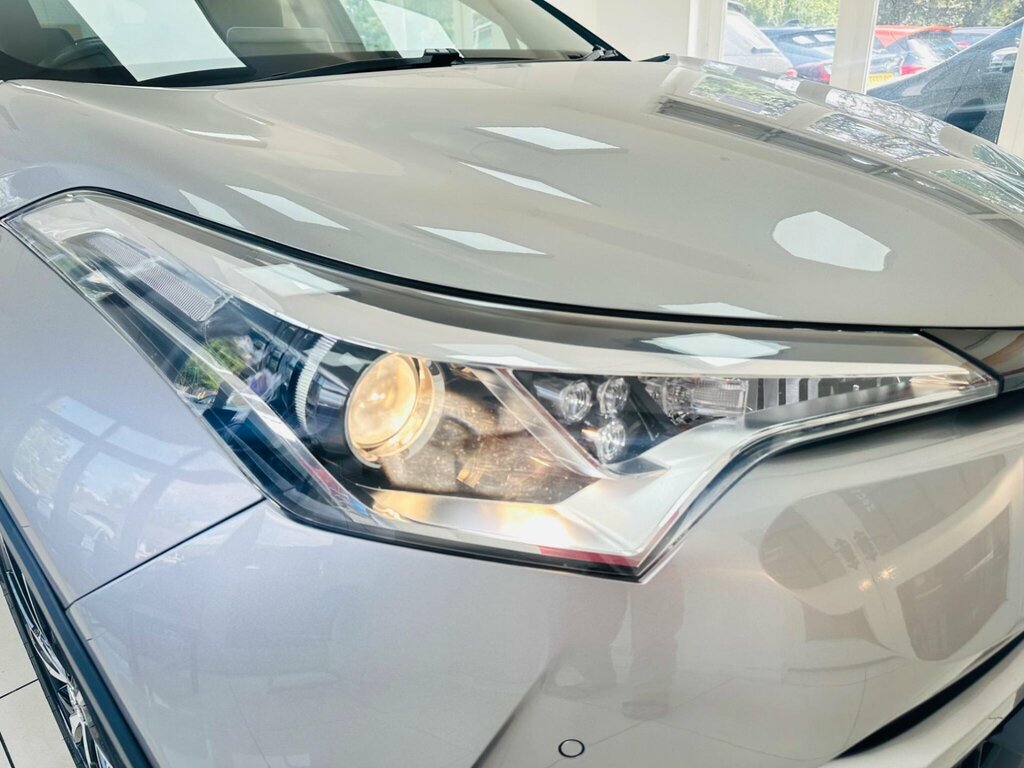 Toyota C-Hr Icon White #36