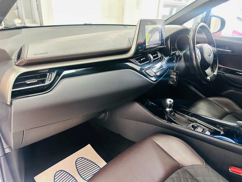 Toyota C-Hr Icon White #31