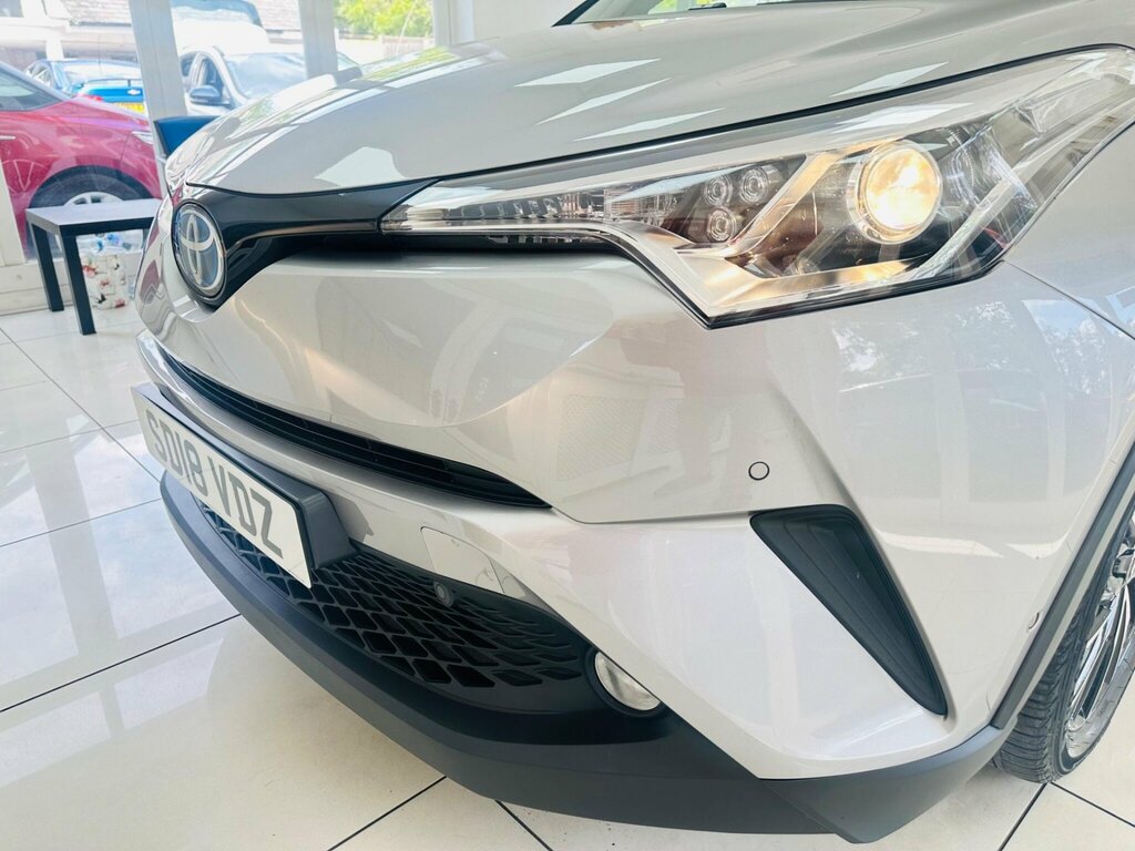 Toyota C-Hr Icon White #32