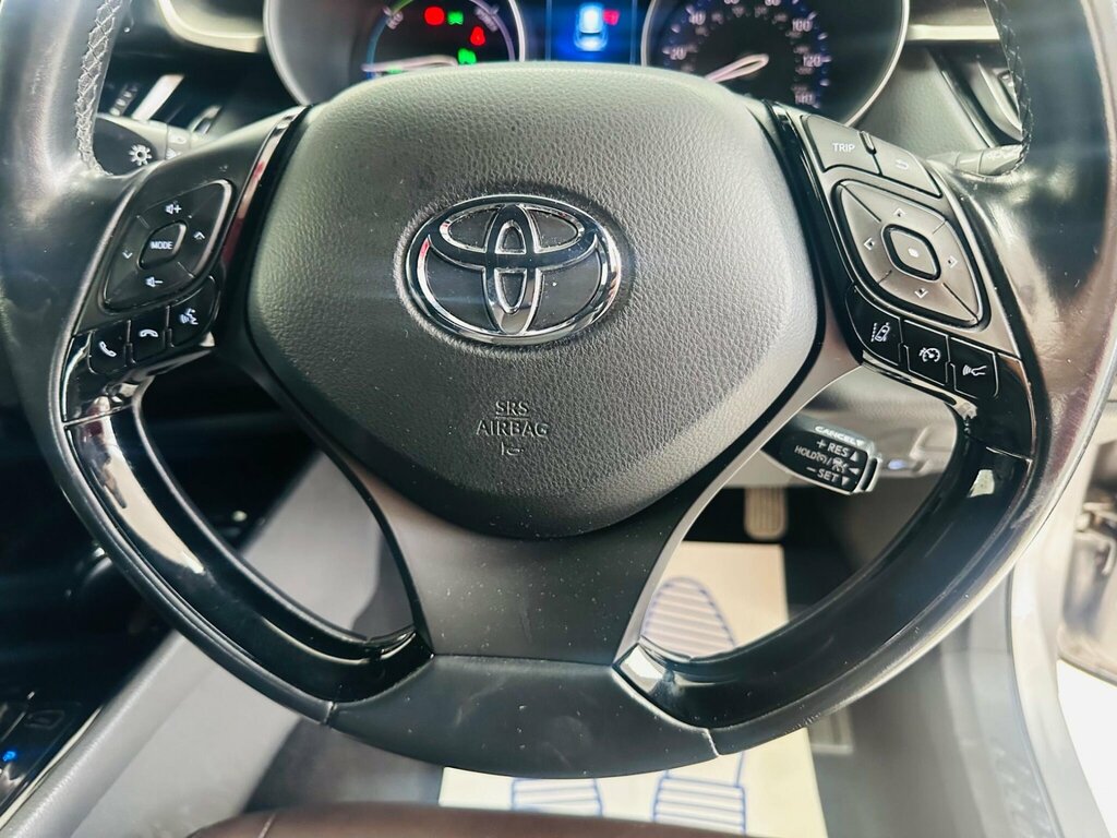 Toyota C-Hr Icon White #26