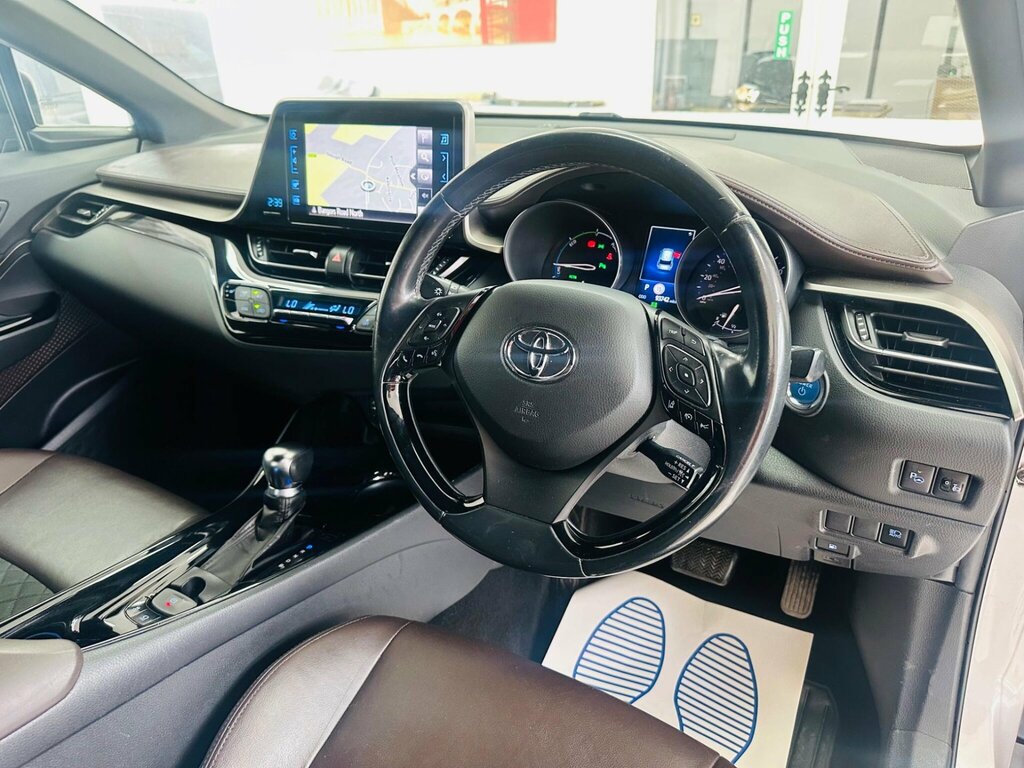 Toyota C-Hr Icon White #25