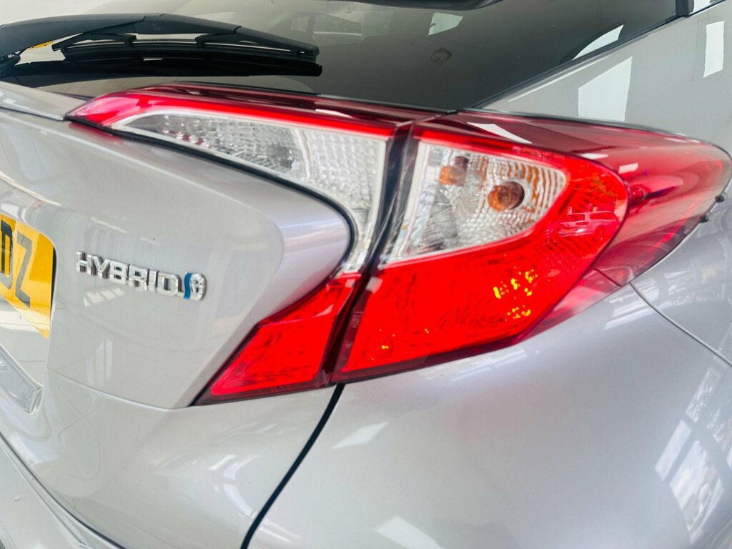 Toyota C-Hr Icon White #46