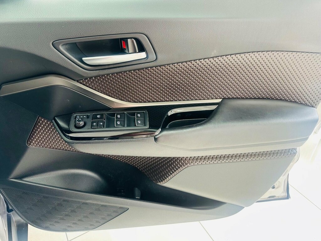 Toyota C-Hr Icon White #28