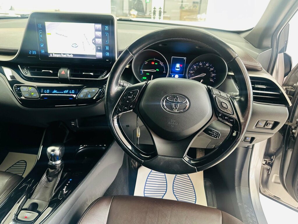 Toyota C-Hr Icon White #17