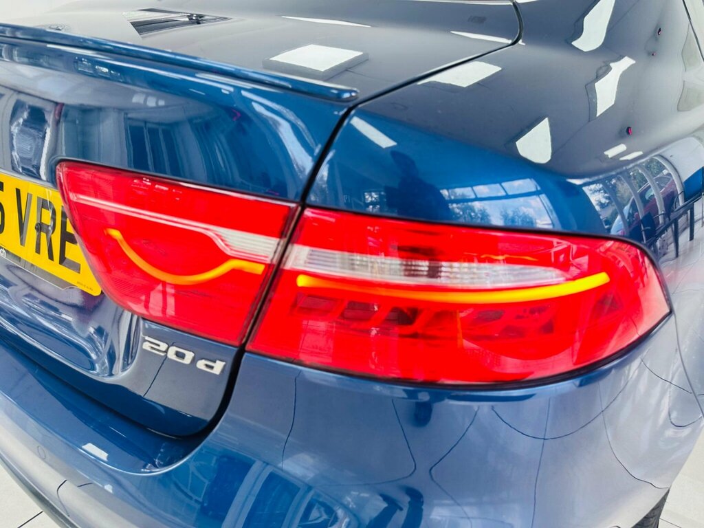Jaguar XE 2.0D Prestige Saloon Red #38