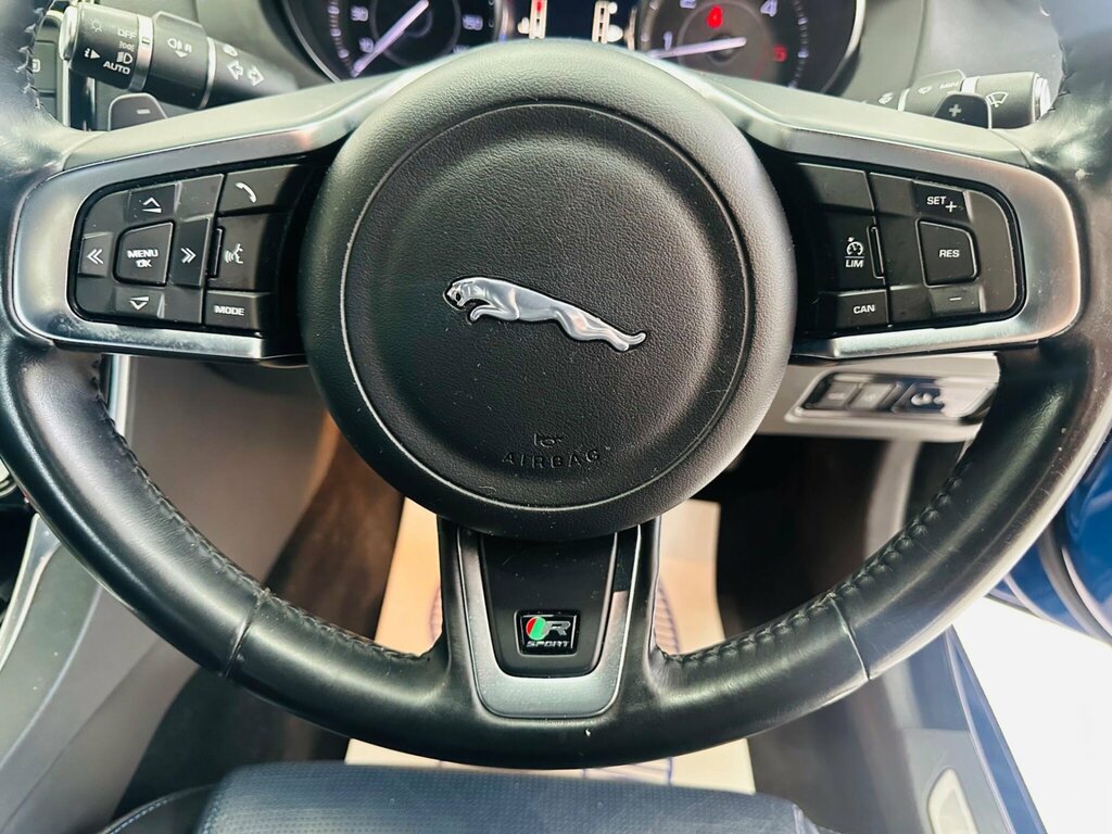 Jaguar XE 2.0D Prestige Saloon Red #20