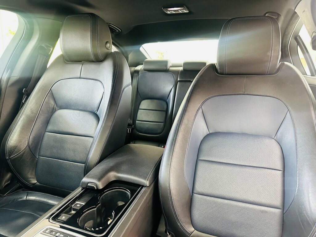 Jaguar XE 2.0D Prestige Saloon Red #8
