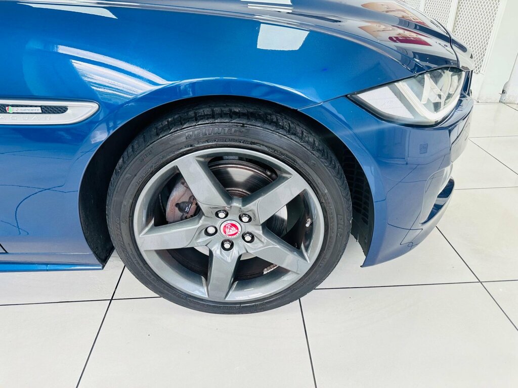 Jaguar XE 2.0D Prestige Saloon Red #13