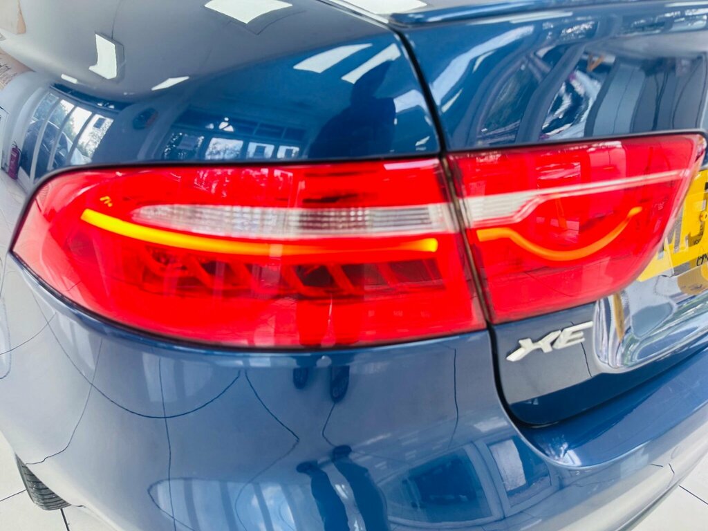 Jaguar XE 2.0D Prestige Saloon Red #43