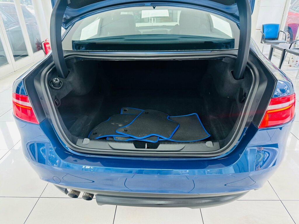 Jaguar XE 2.0D Prestige Saloon Red #45