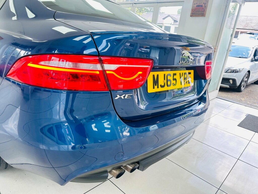 Jaguar XE 2.0D Prestige Saloon Red #34