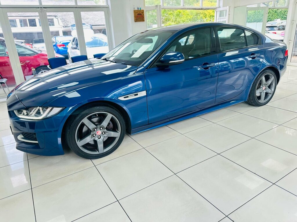 Jaguar XE 2.0D Prestige Saloon Red #17