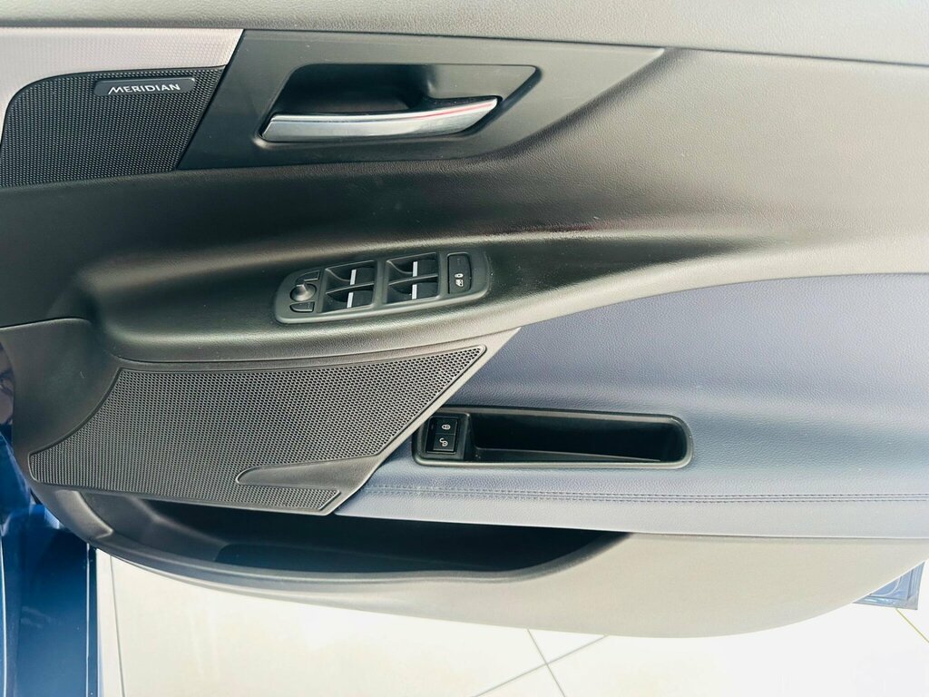 Jaguar XE 2.0D Prestige Saloon Red #28
