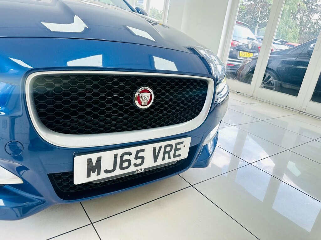 Jaguar XE 2.0D Prestige Saloon Red #29