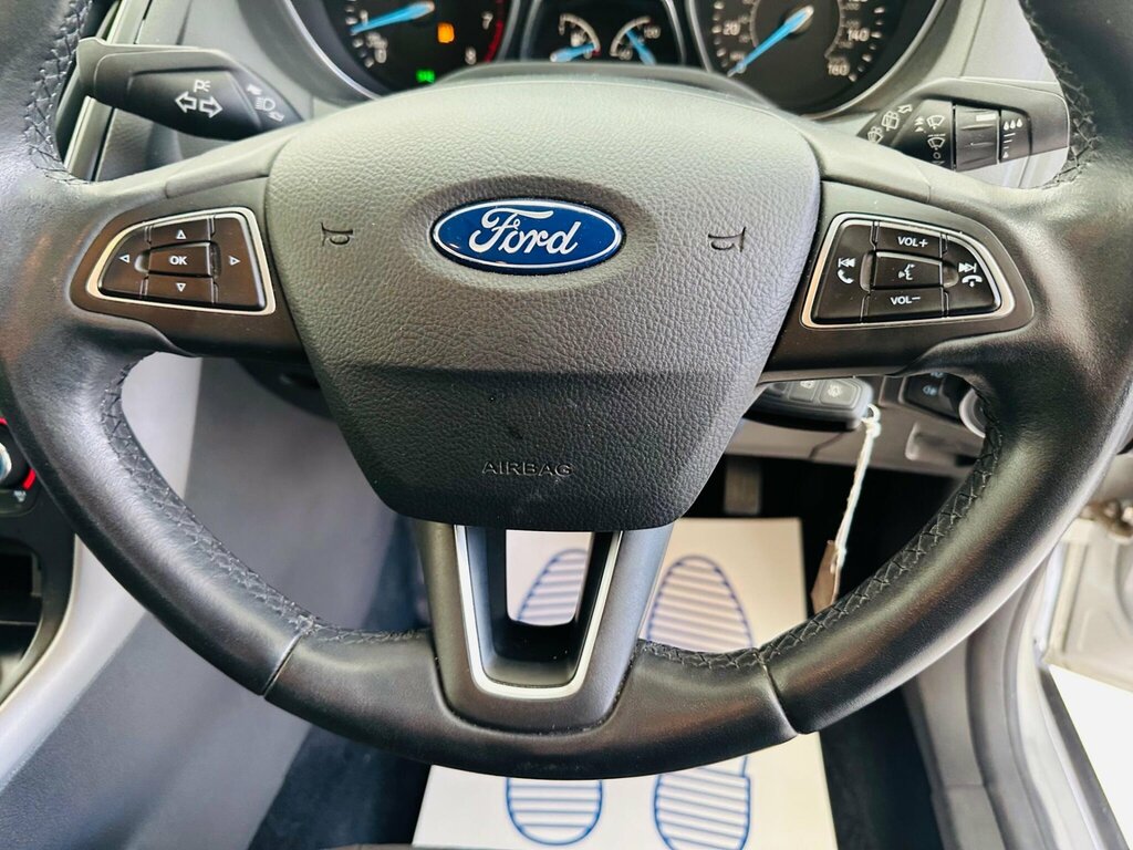 Ford Focus 1.5 Tdci 120 Zetec Navigation Estate 5-Door White #24
