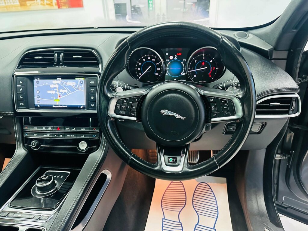 Jaguar F-Pace 2.0D Portfolio Awd 180 Bhp Glass Sunroof Sa Blue #18