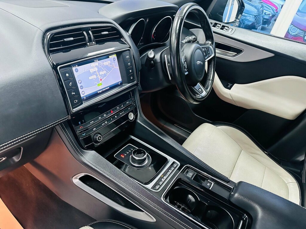 Jaguar F-Pace 2.0D Portfolio Awd 180 Bhp Glass Sunroof Sa Blue #36
